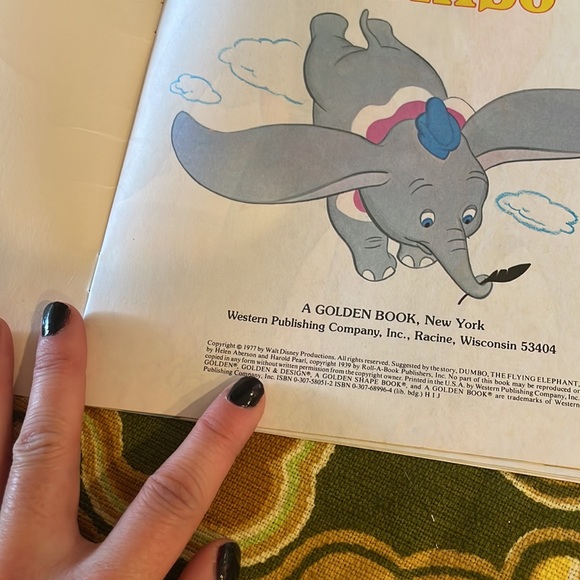 Disney 70s Golden shape books bundle: Tigger, dumbo, Winnie the Pooh & friends - Picture 8 of 9